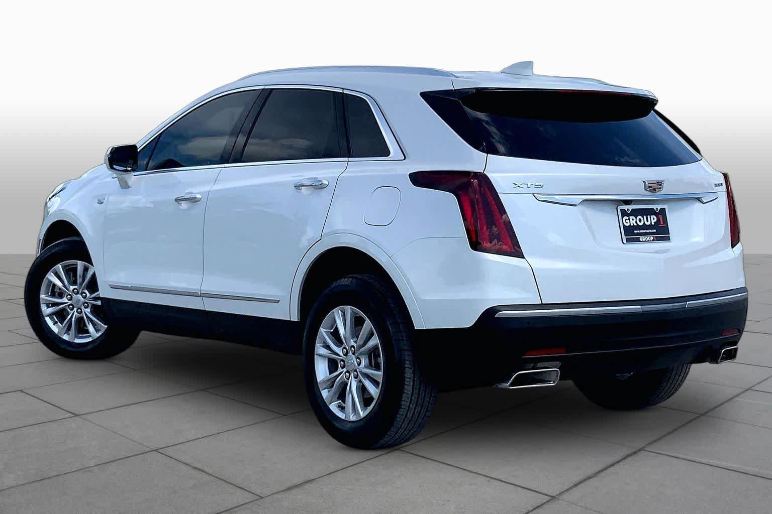Used 2025 Cadillac XT5 Luxury w/ LPO, Floor Liner Package FWD image 12
