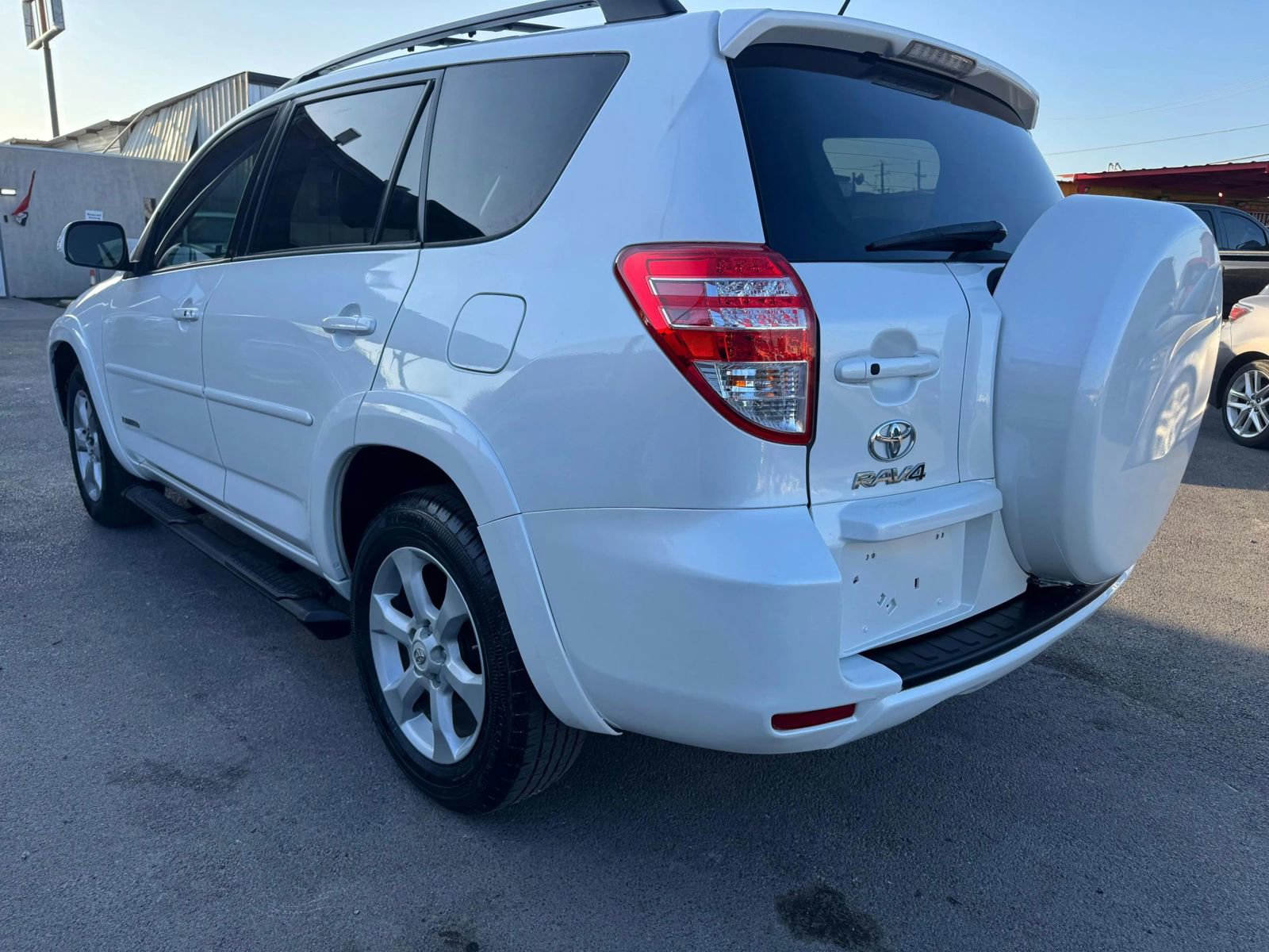 Used 2012 Toyota RAV4 Limited w/ Premium Plus Value Pkg image 6