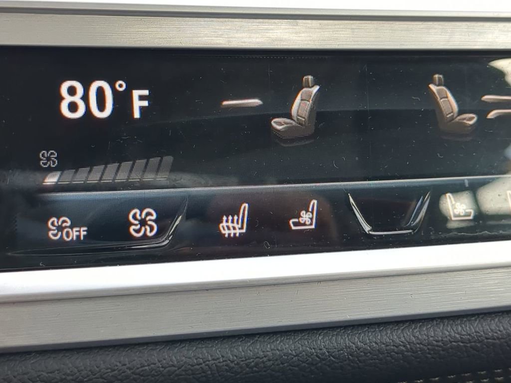 Used 2020 BMW 750i xDrive w/ Executive Package image 21