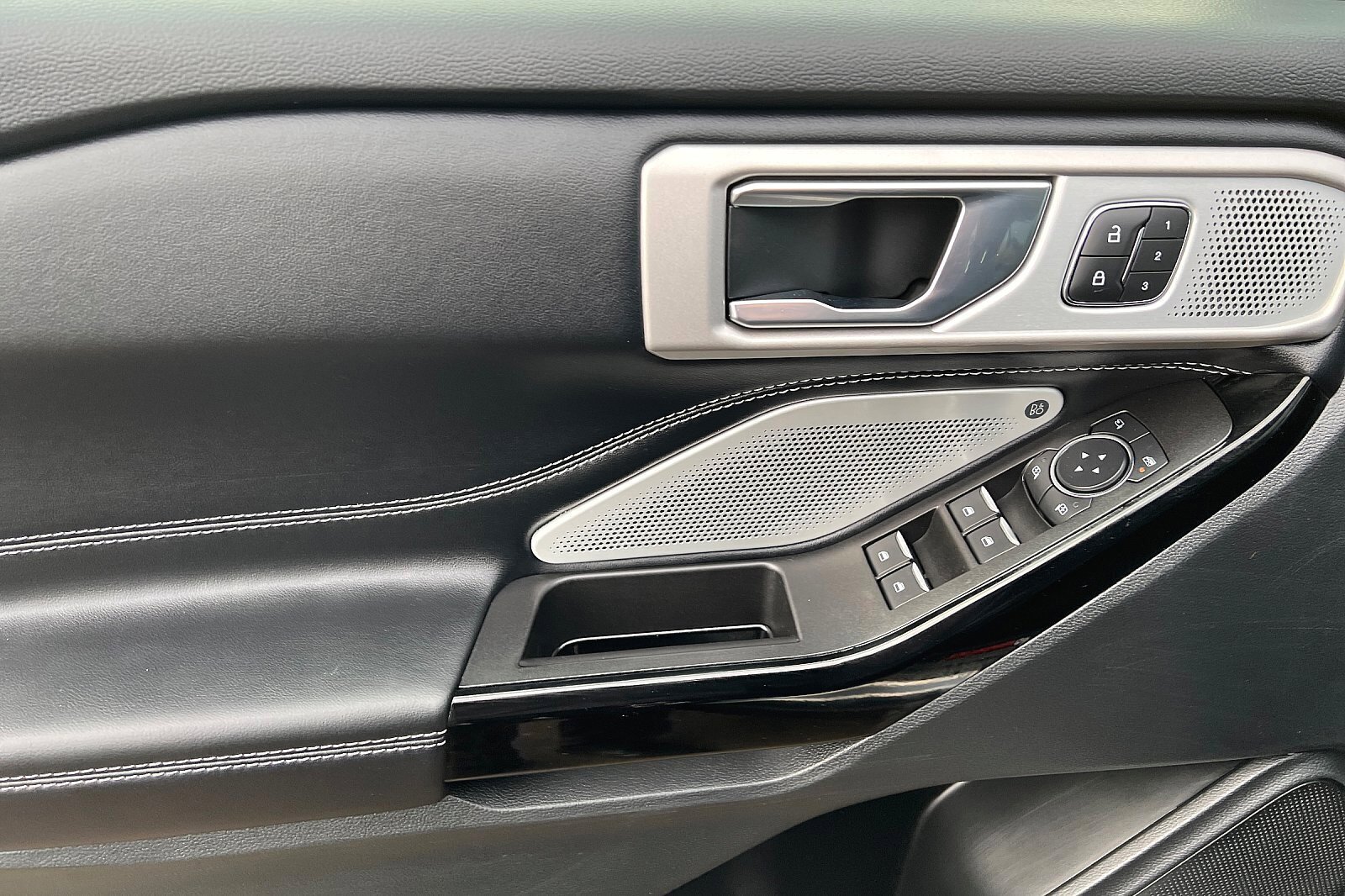 Used 2022 Ford Explorer ST w/ Equipment Group 401A image 11