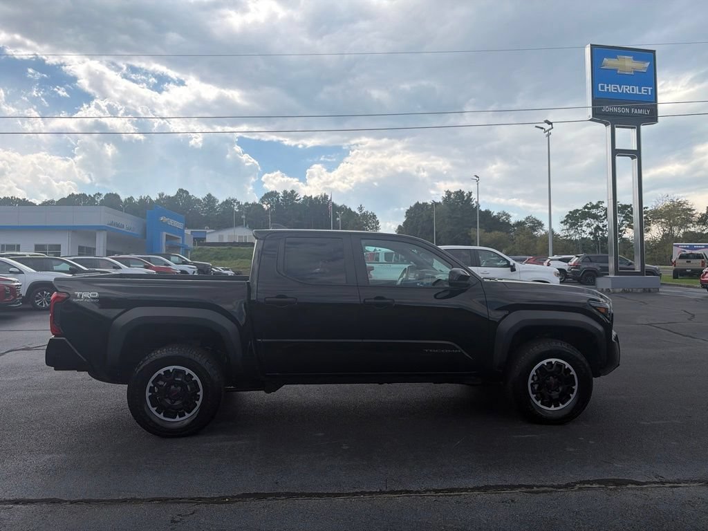Used 2024 Toyota Tacoma TRD Off-Road AWD/4WD image 11