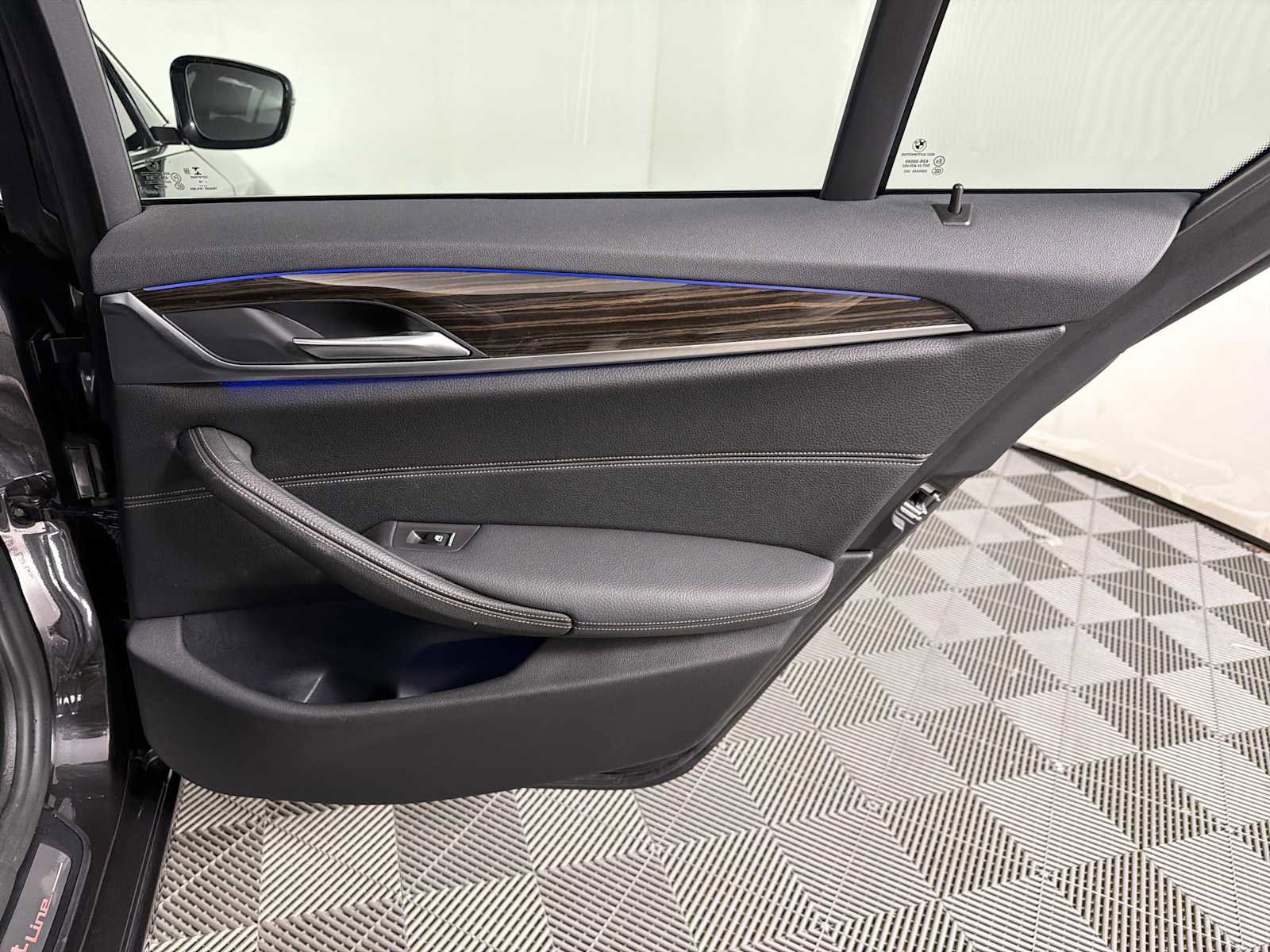 Used 2019 BMW 530i w/ Convenience Package image 14