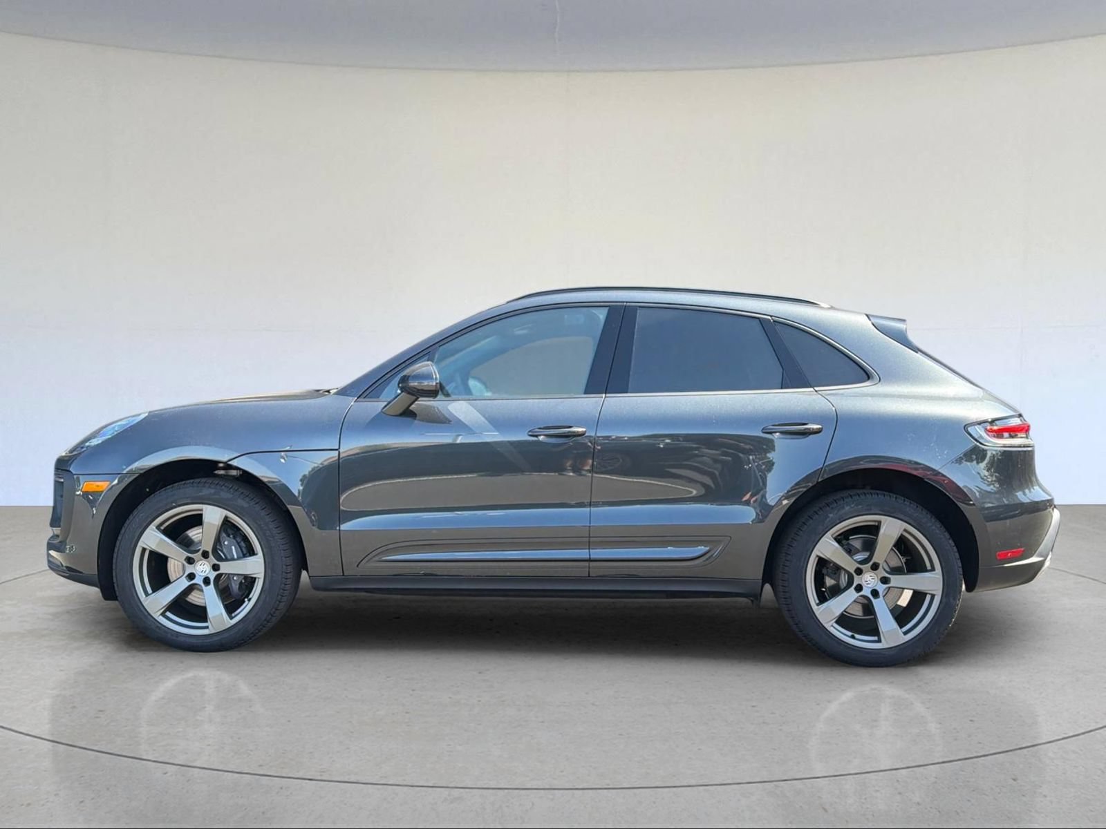 New 2026 Porsche Macan AWD/4WD image 2