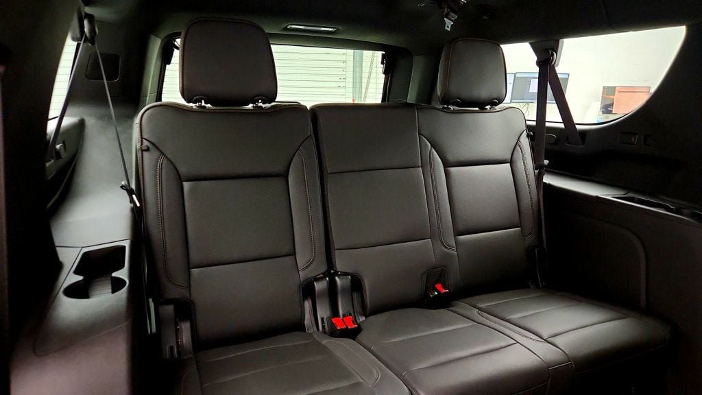 Used 2023 Chevrolet Suburban High Country w/ Advanced Technology Package AWD/4WD image 23