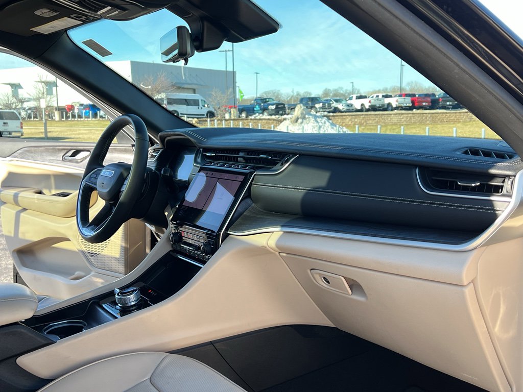 Used 2024 Jeep Grand Cherokee L Limited w/ Luxury Tech Group II image 29