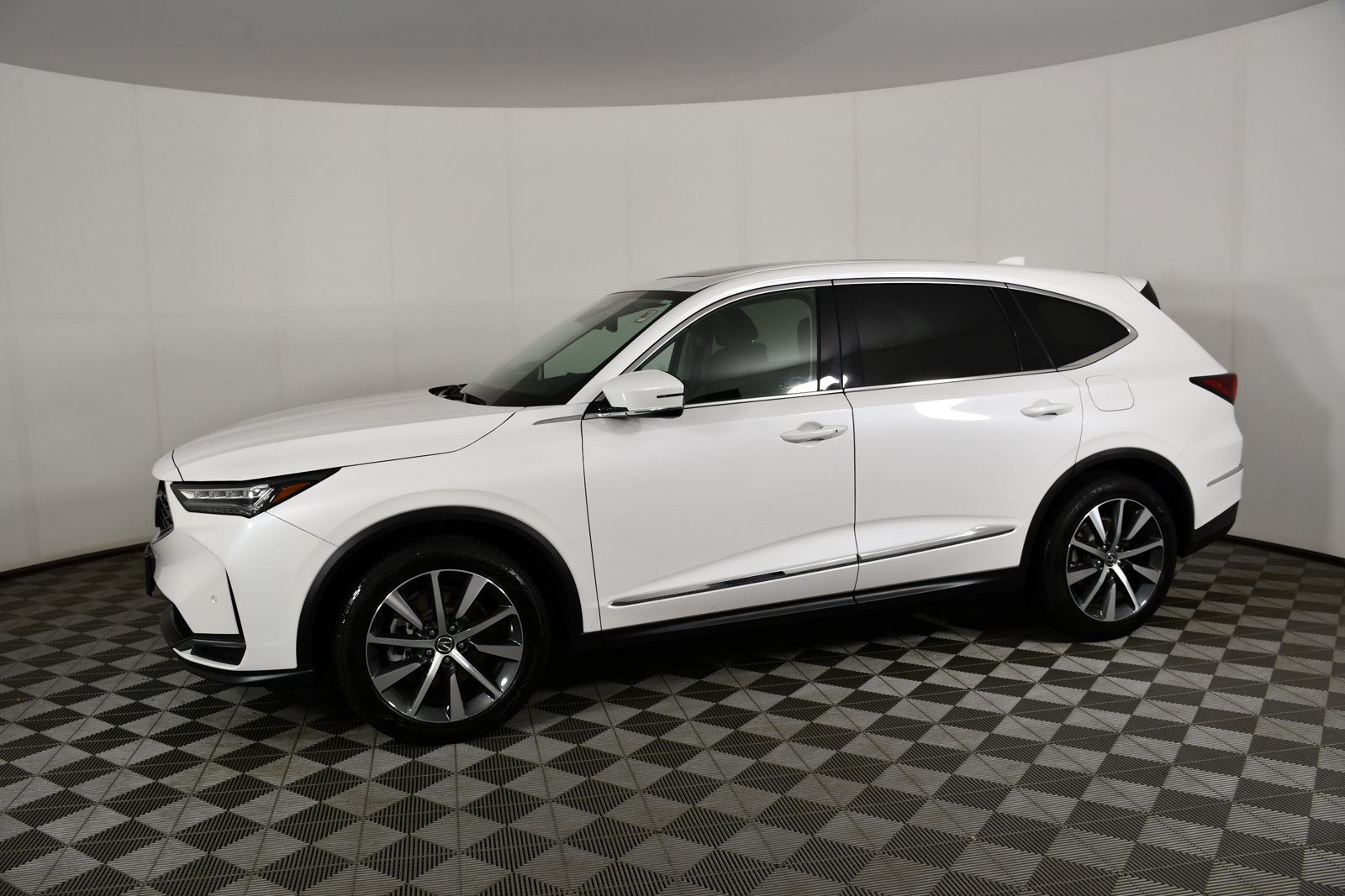 Certified 2025 Acura MDX w/ Technology Package AWD/4WD image 9