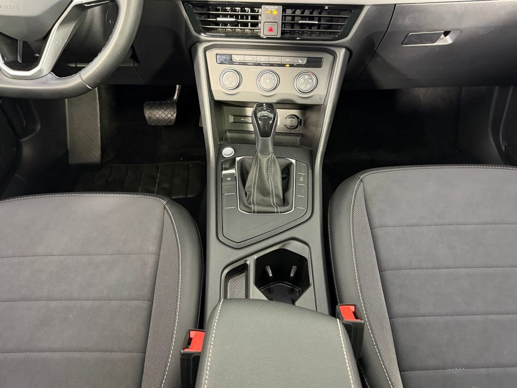 Used 2022 Volkswagen Taos SE image 16