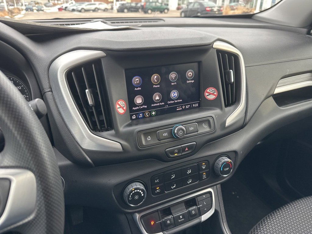 Used 2024 GMC Terrain SLE image 3