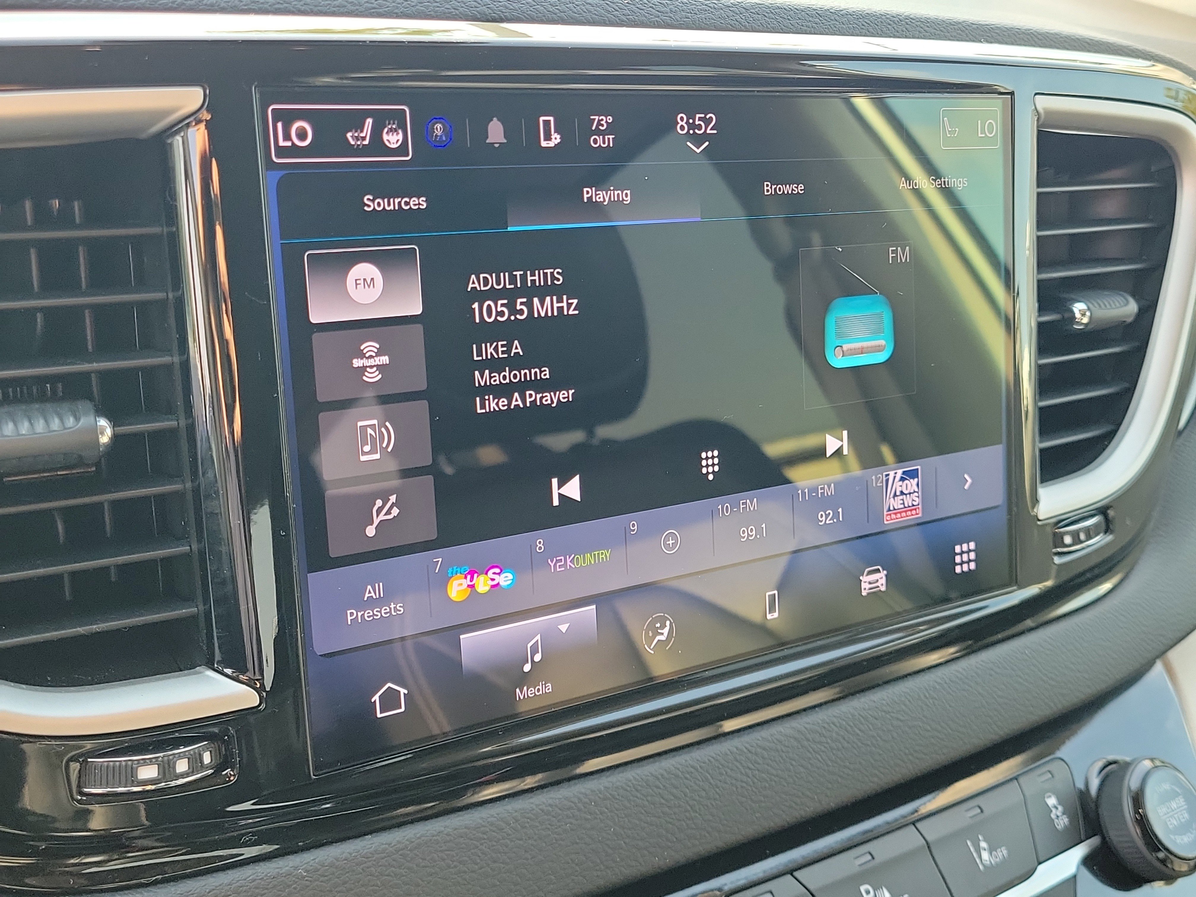 Used 2024 Chrysler Pacifica Touring-L image 30