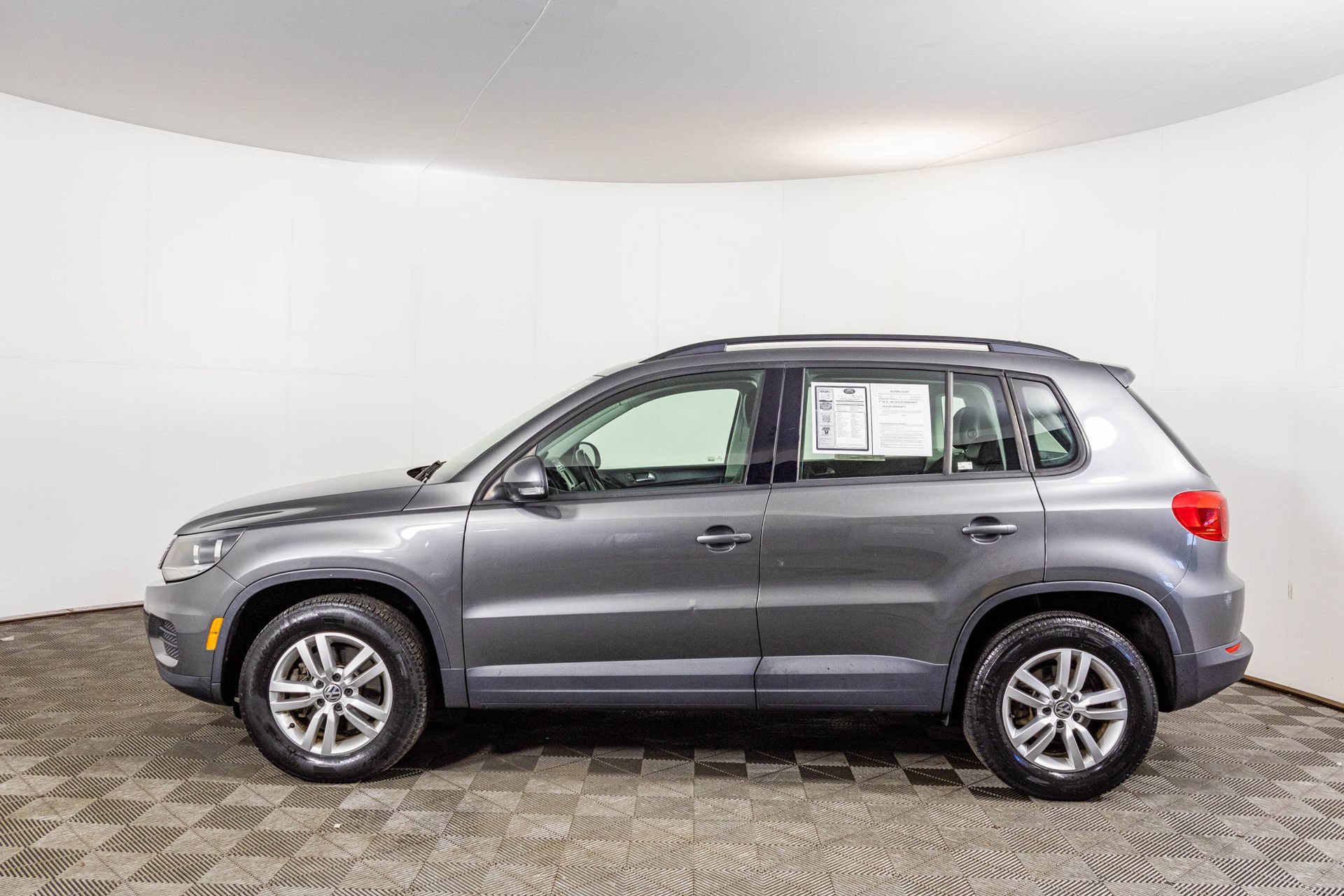Used 2016 Volkswagen Tiguan S AWD/4WD image 19