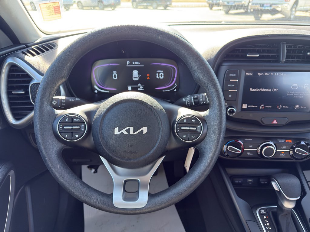 Used 2025 Kia Soul LX FWD image 14