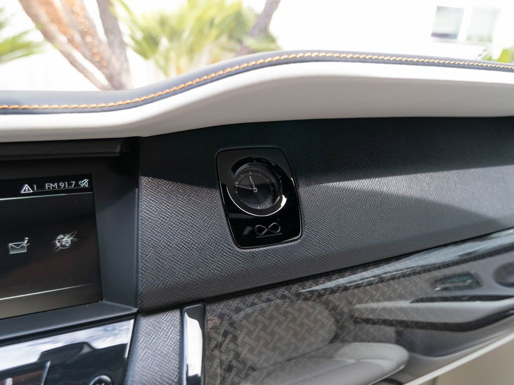 Used 2022 Rolls-Royce Cullinan Black Badge w/ Dark Exterior Package AWD/4WD image 14