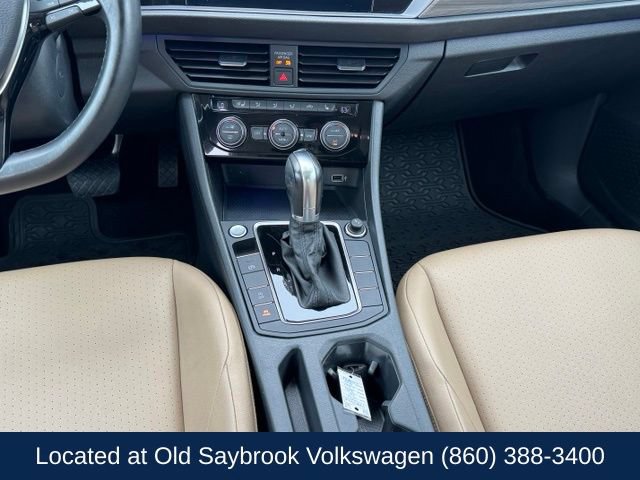 Used 2019 Volkswagen Jetta SEL w/ Cold Weather Package FWD image 16