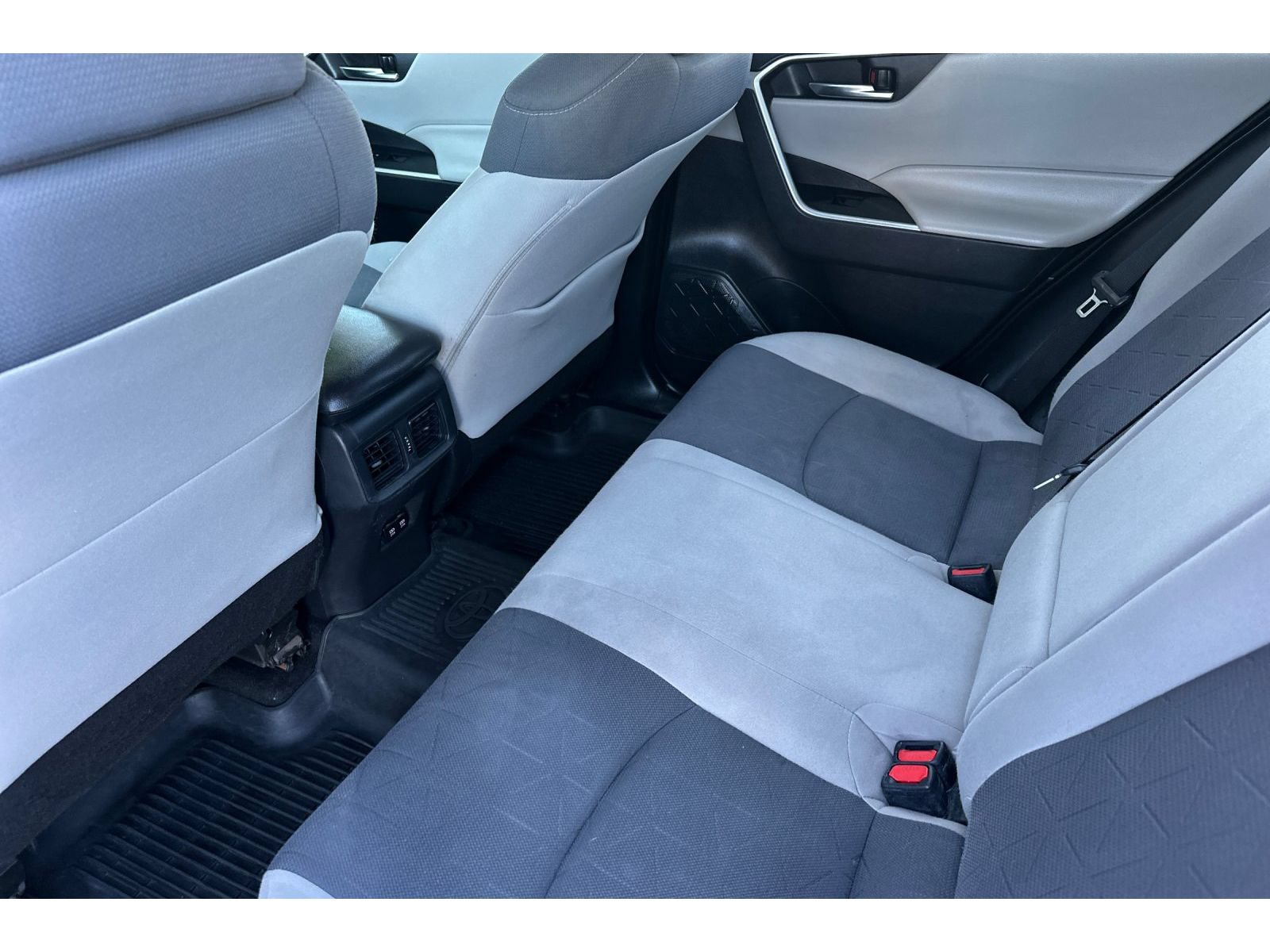 Used 2020 Toyota RAV4 XLE w/ Convenience Package AWD/4WD image 13