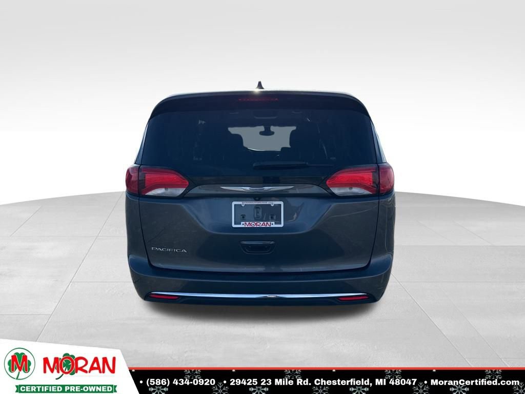 Used 2017 Chrysler Pacifica Touring Plus w/ Tire & Wheel Group image 4