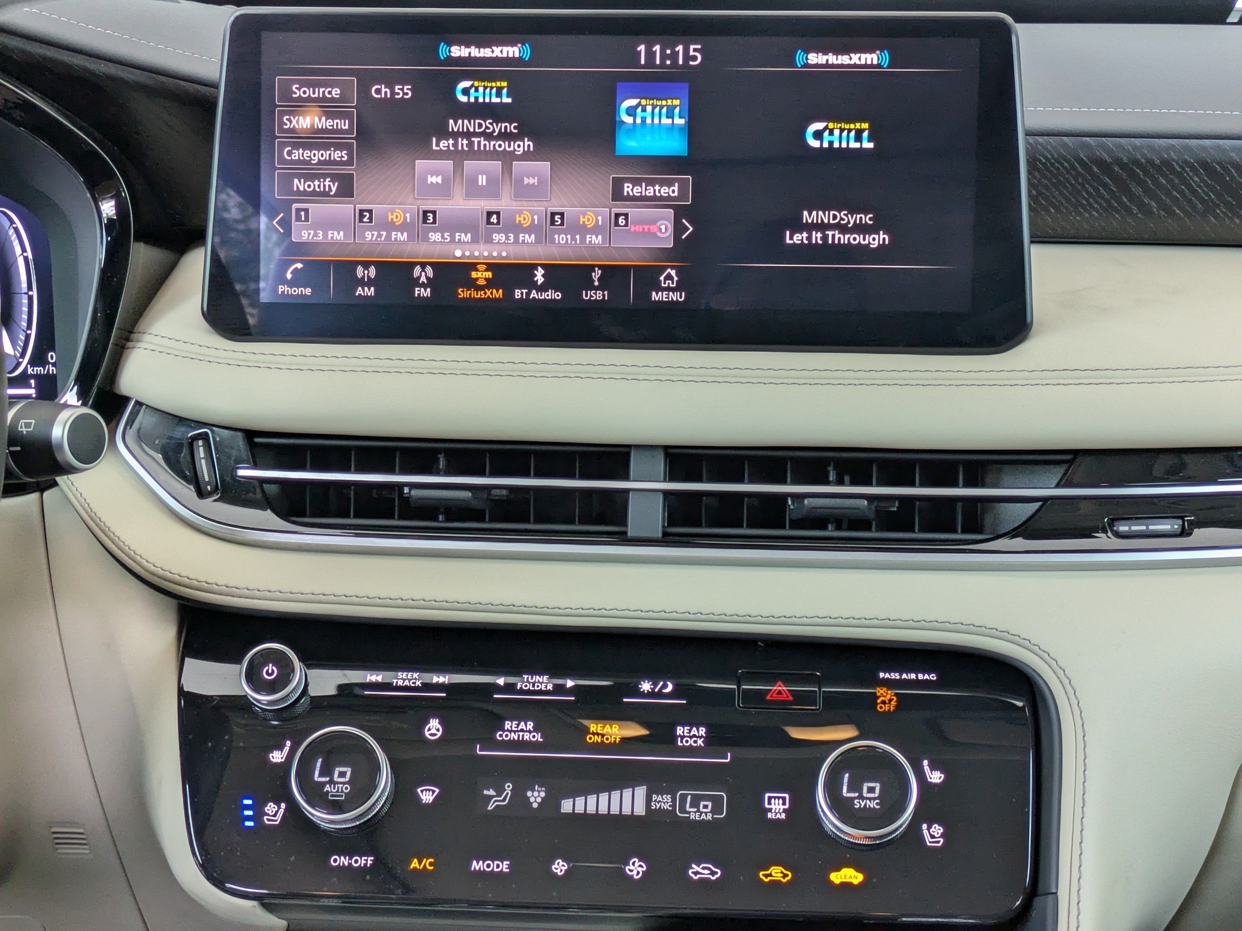 Used 2025 INFINITI QX60 Sensory w/ Vision Package AWD/4WD image 20