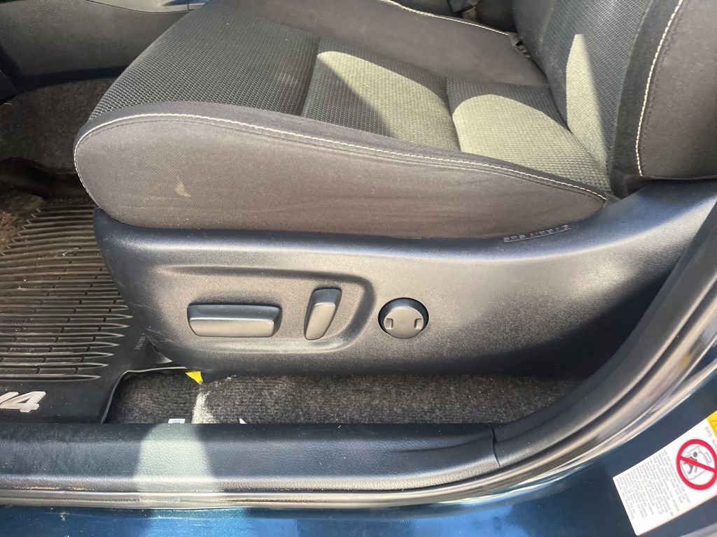 Used 2018 Toyota RAV4 XLE image 17