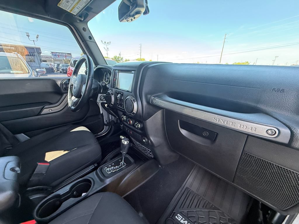 Used 2018 Jeep Wrangler Unlimited Sport S AWD/4WD image 25