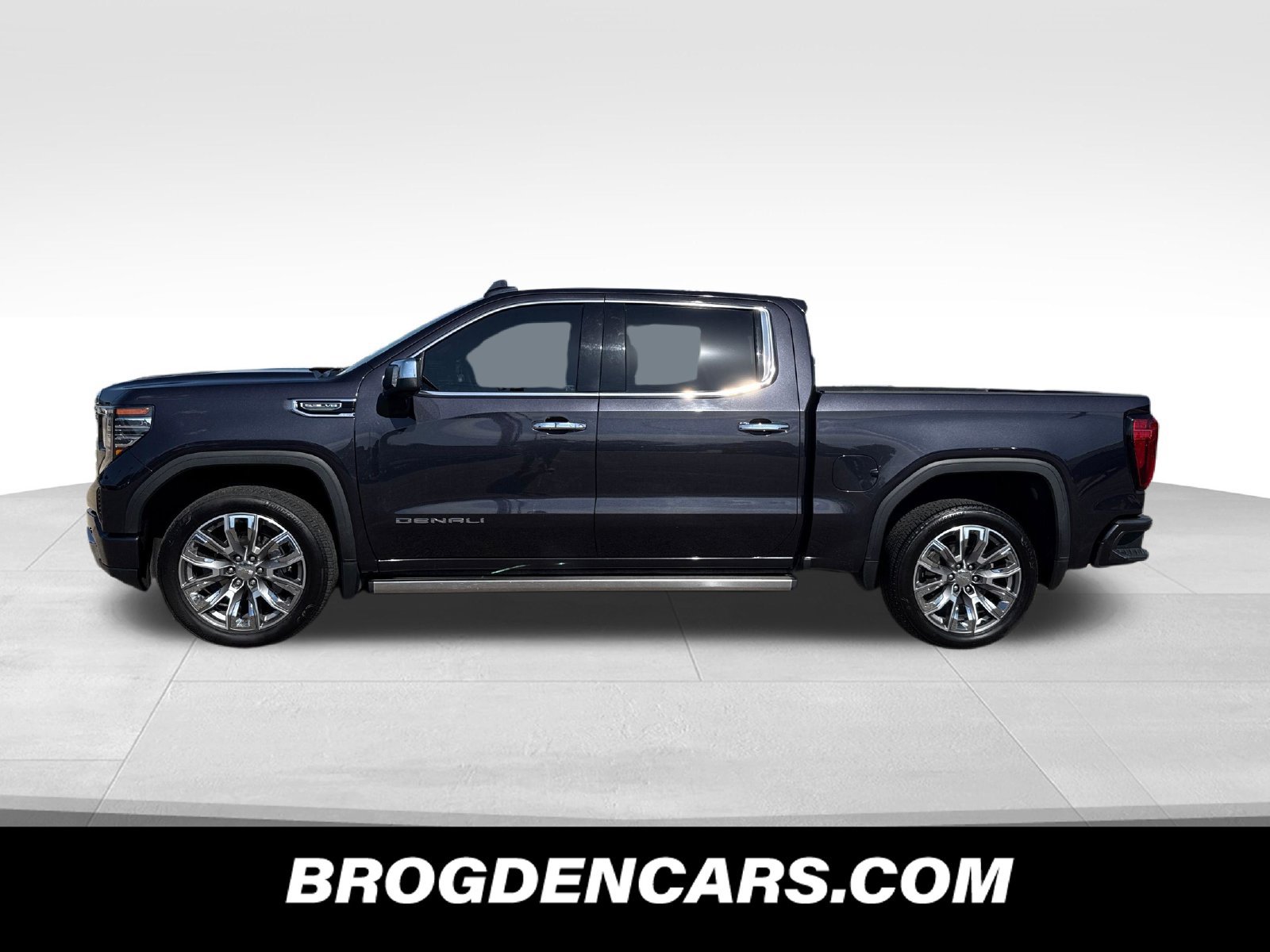 Used 2023 GMC Sierra 1500 Denali w/ Denali Reserve Package AWD/4WD image 9