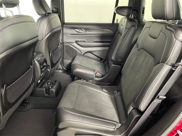 New 2025 Jeep Grand Cherokee L Laredo image 4