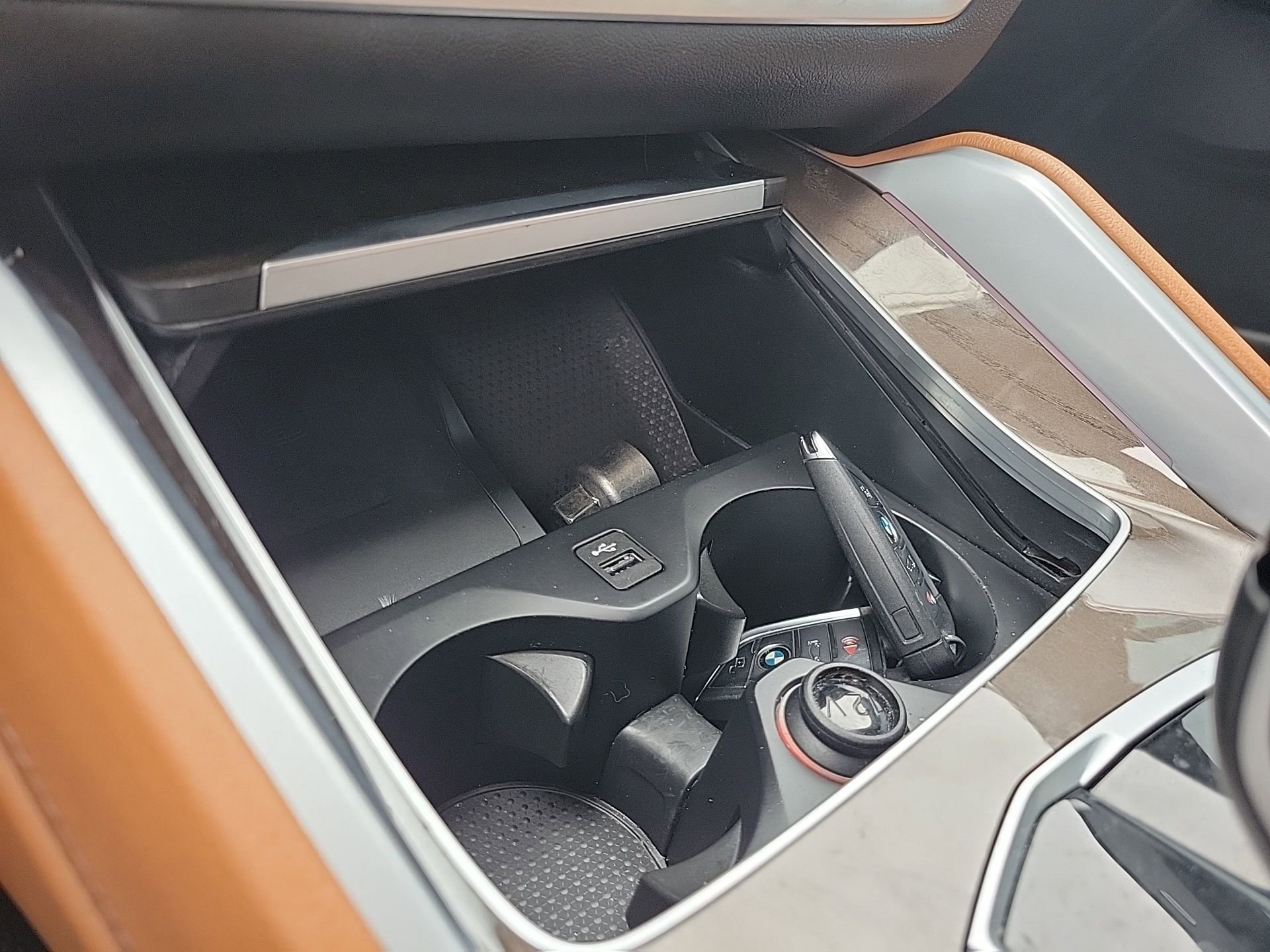 Used 2022 BMW X6 xDrive40i w/ M Sport Package image 34