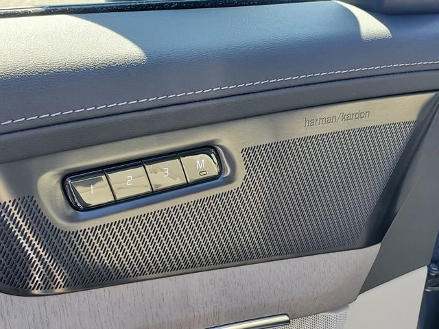 New 2026 Volvo XC90 B6 Ultra w/ Protection Package image 11