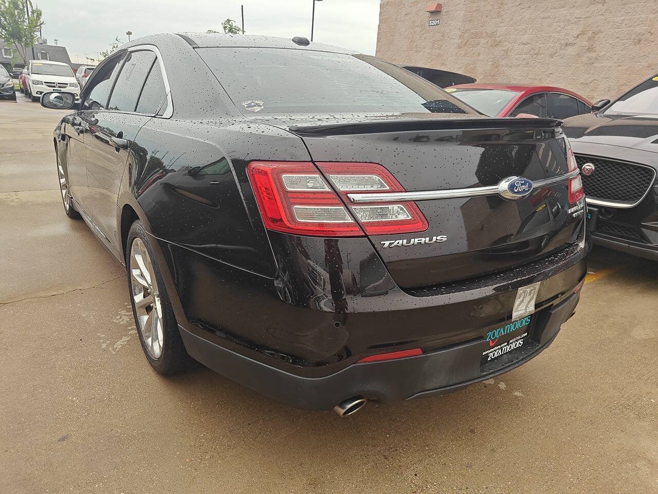 Used 2013 Ford Taurus Limited FWD image 7