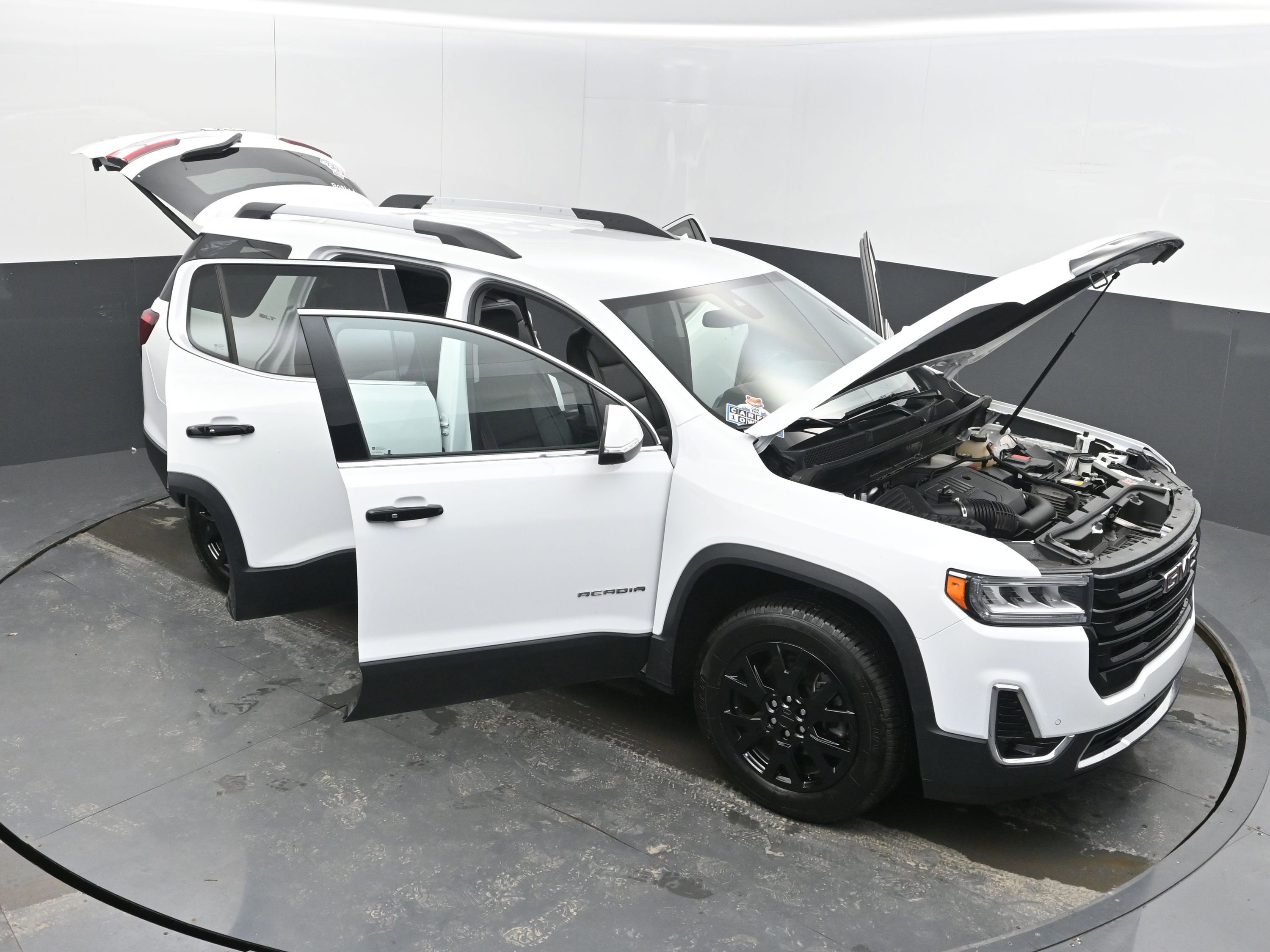 Used 2023 GMC Acadia SLT image 36