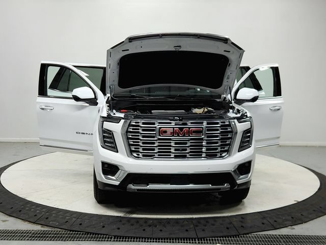 Used 2025 GMC Yukon Denali RWD image 11