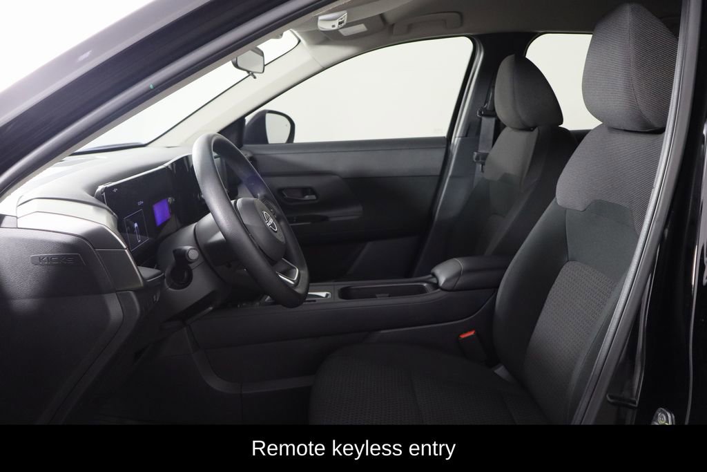 Used 2025 Nissan Kicks S w/ Charging Package image 7
