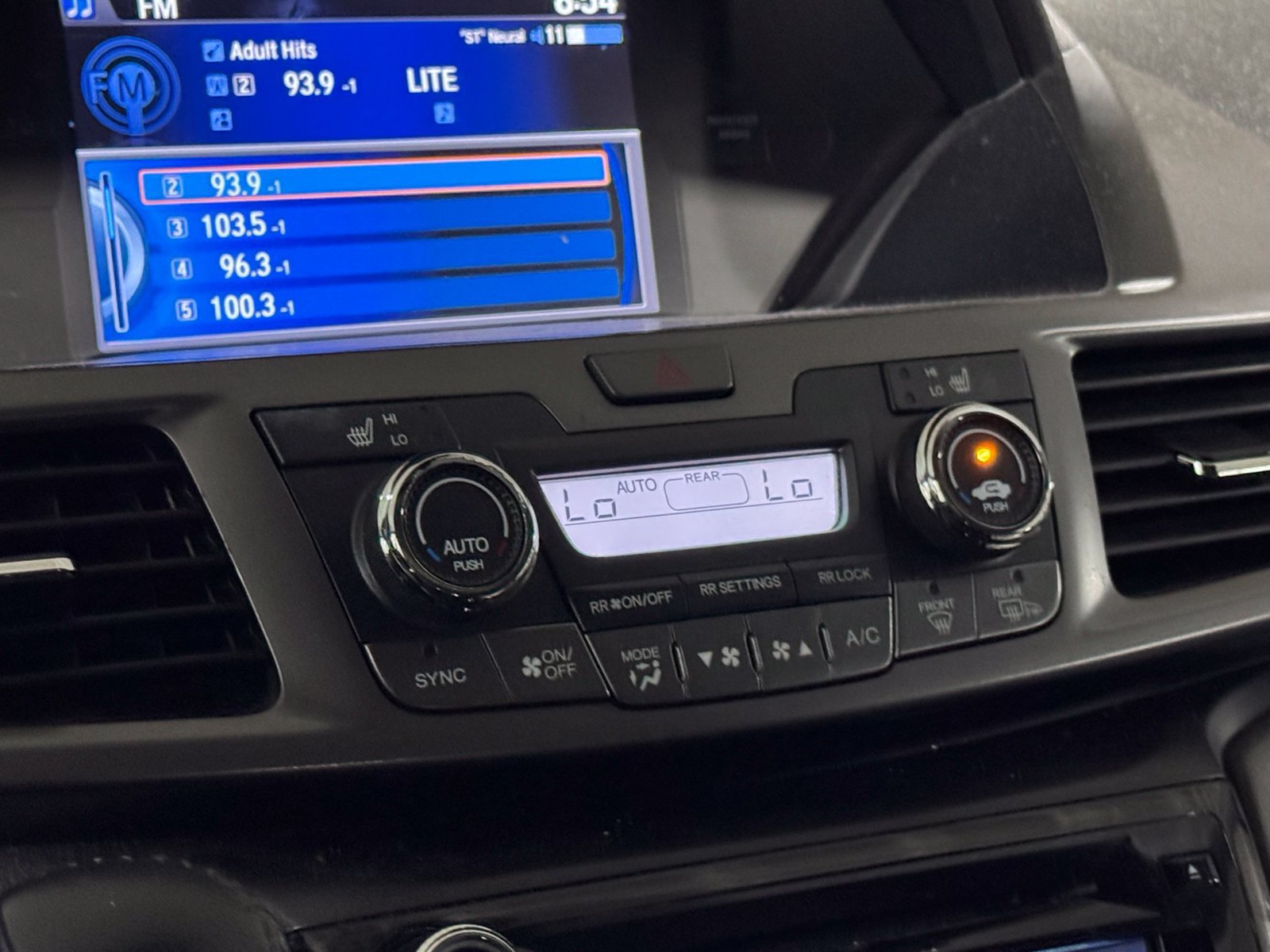 Used 2016 Honda Odyssey Touring Elite image 21
