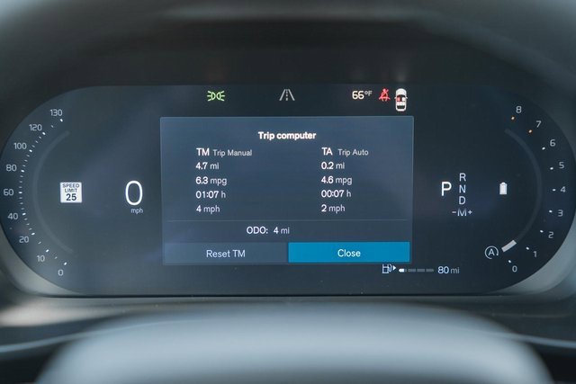 New 2026 Volvo XC40 B5 Ultra w/ Protection Package Premier image 42