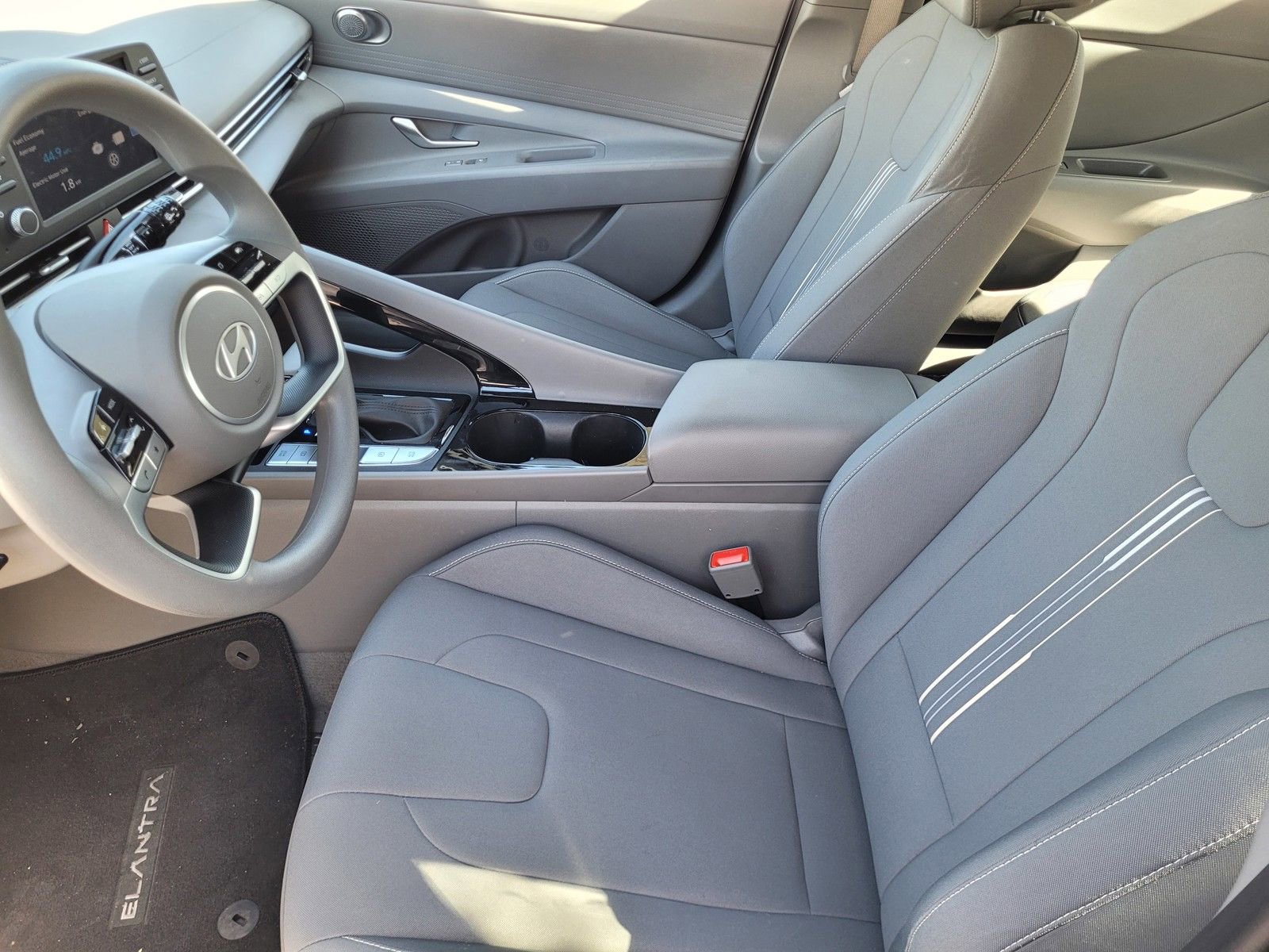 Used 2025 Hyundai Elantra Blue image 19