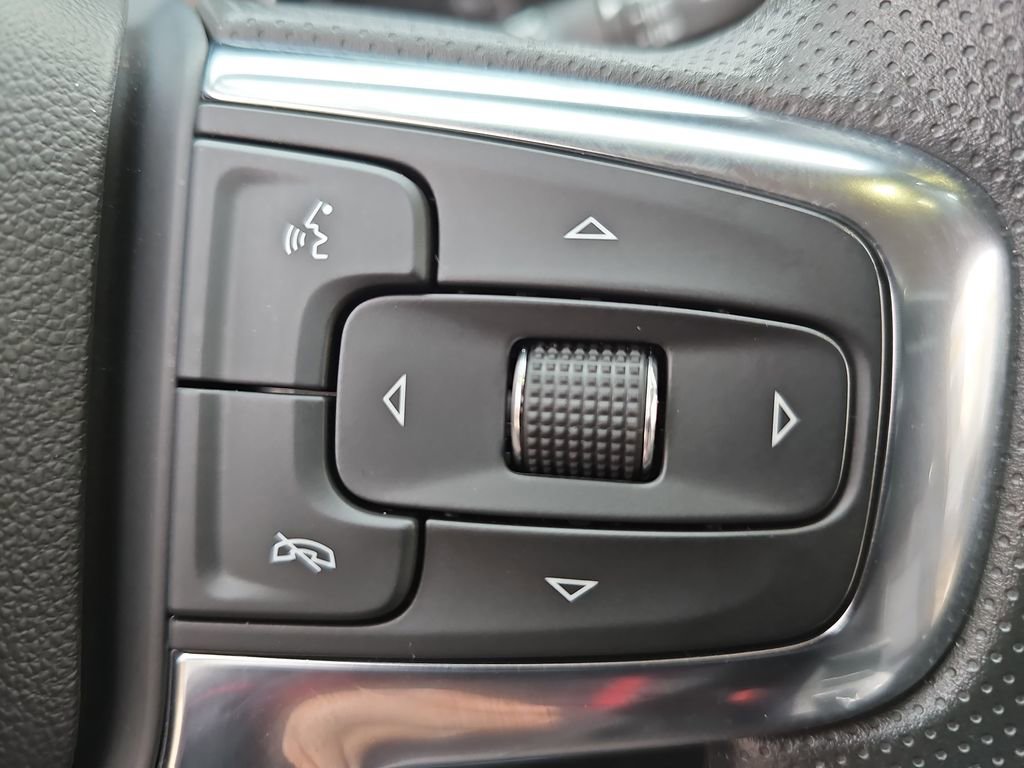Used 2025 Chevrolet Blazer LT image 16