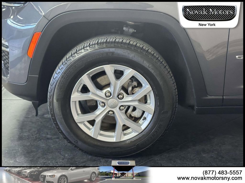 Used 2023 Jeep Grand Cherokee Limited AWD/4WD image 9