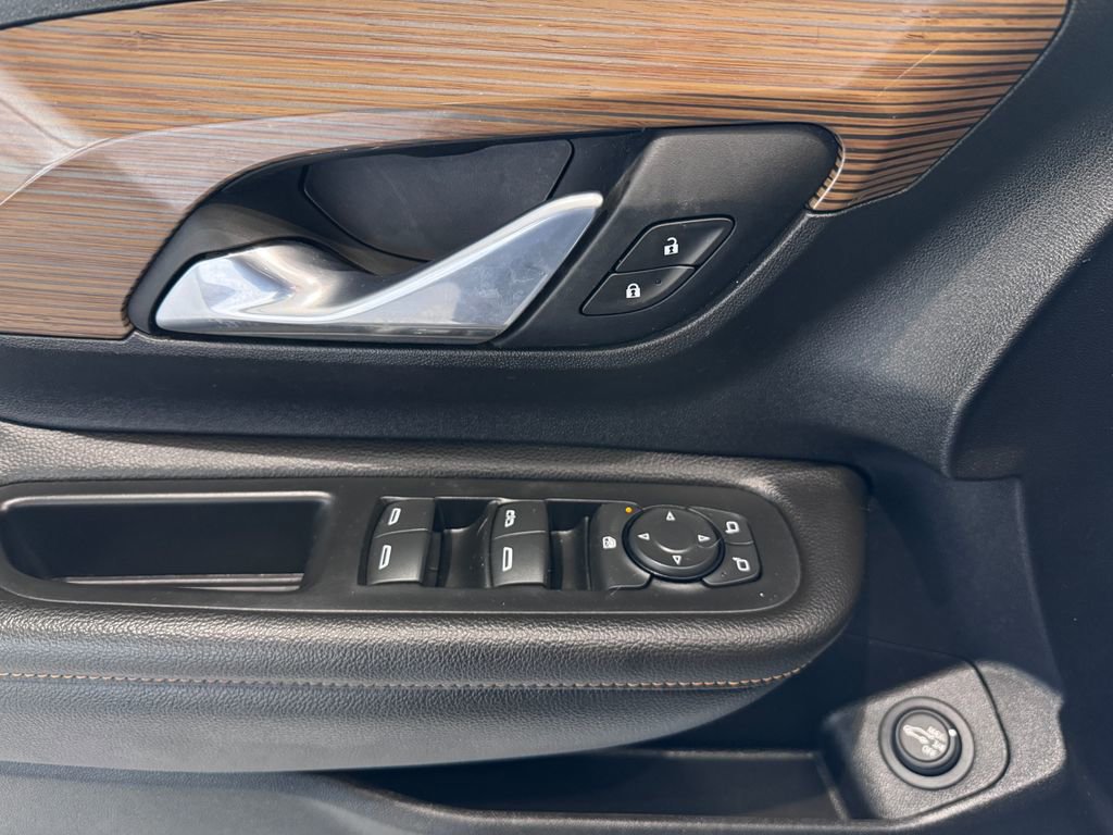 Used 2021 GMC Terrain SLE w/ Driver Convenience Package image 23