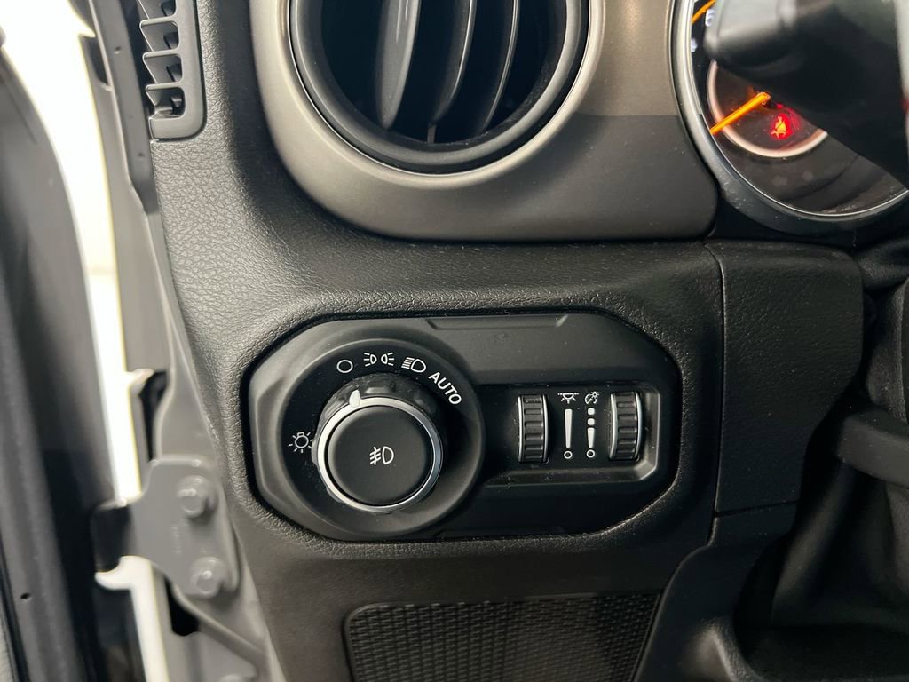 Used 2020 Jeep Wrangler Unlimited Willys image 18