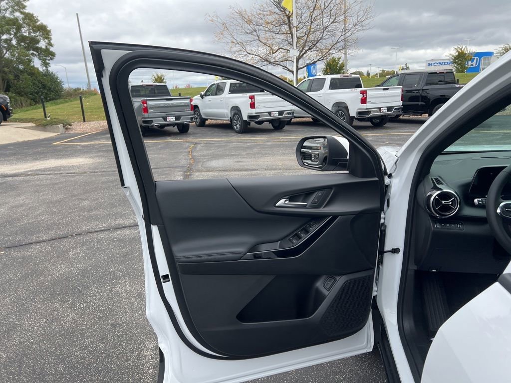 New 2026 Chevrolet Equinox LT w/ Convenience Package II image 7