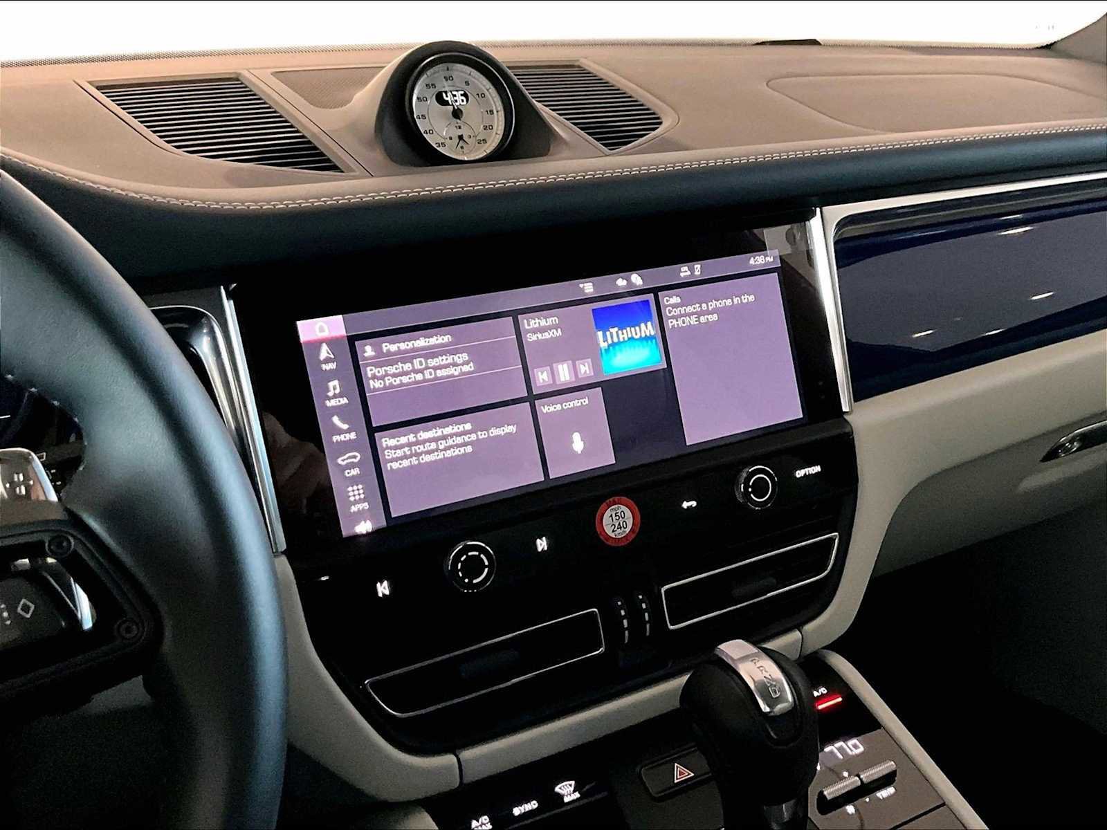 Used 2025 Porsche Macan Turbo image 19