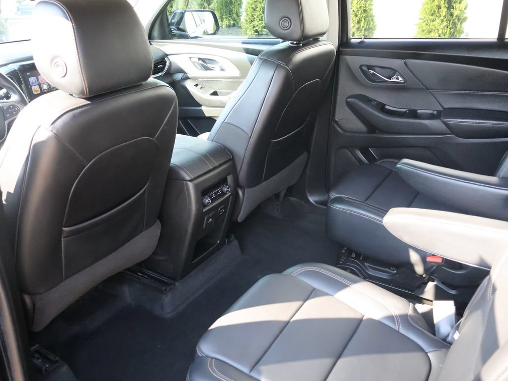 Certified 2018 Chevrolet Traverse LT w/ LPO, Black Accent Package AWD/4WD image 19