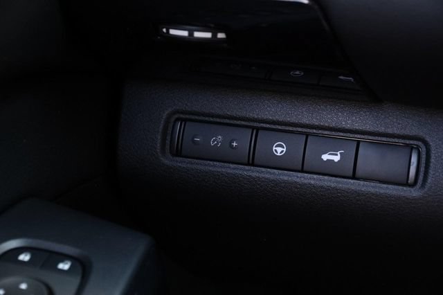 Certified 2025 Nissan Pathfinder SV w/ SV Premium Package FWD image 23