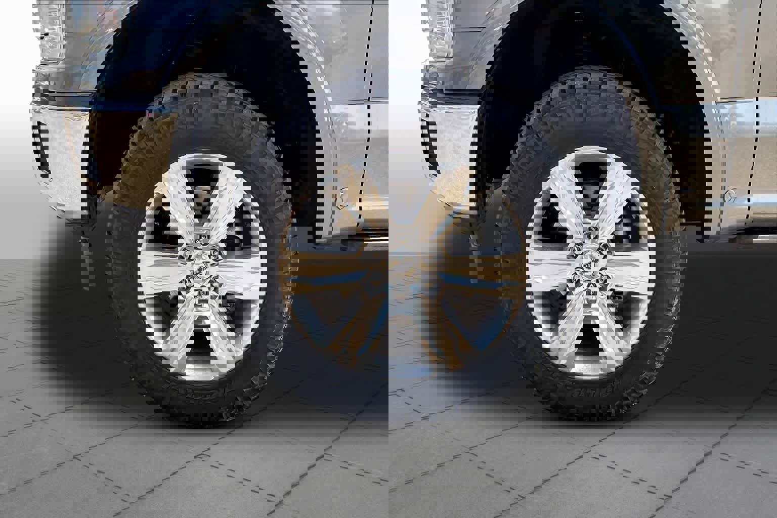 Used 2018 Ford F150 Platinum w/ Equipment Group 701A Luxury image 11