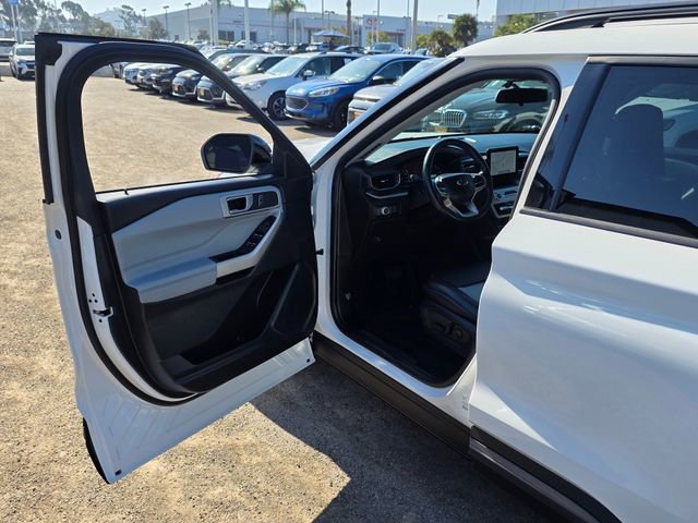 Used 2022 Ford Explorer XLT image 39