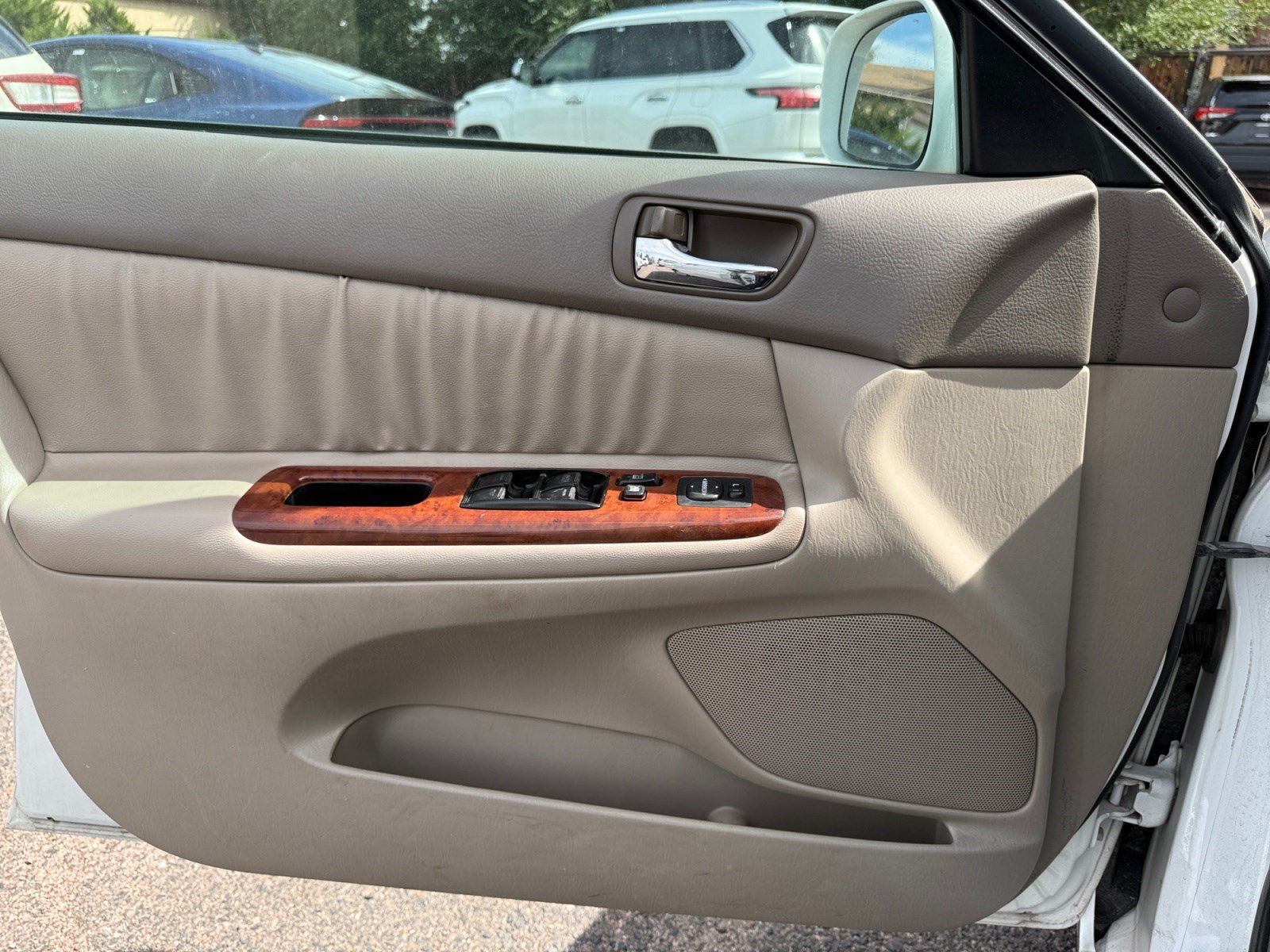 Used 2005 Toyota Camry XLE FWD image 13