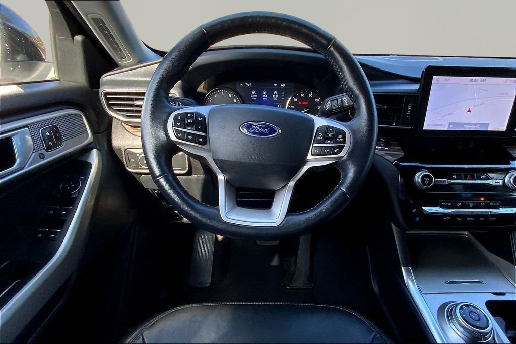 Used 2022 Ford Explorer Limited w/ Equipment Group 301A image 8