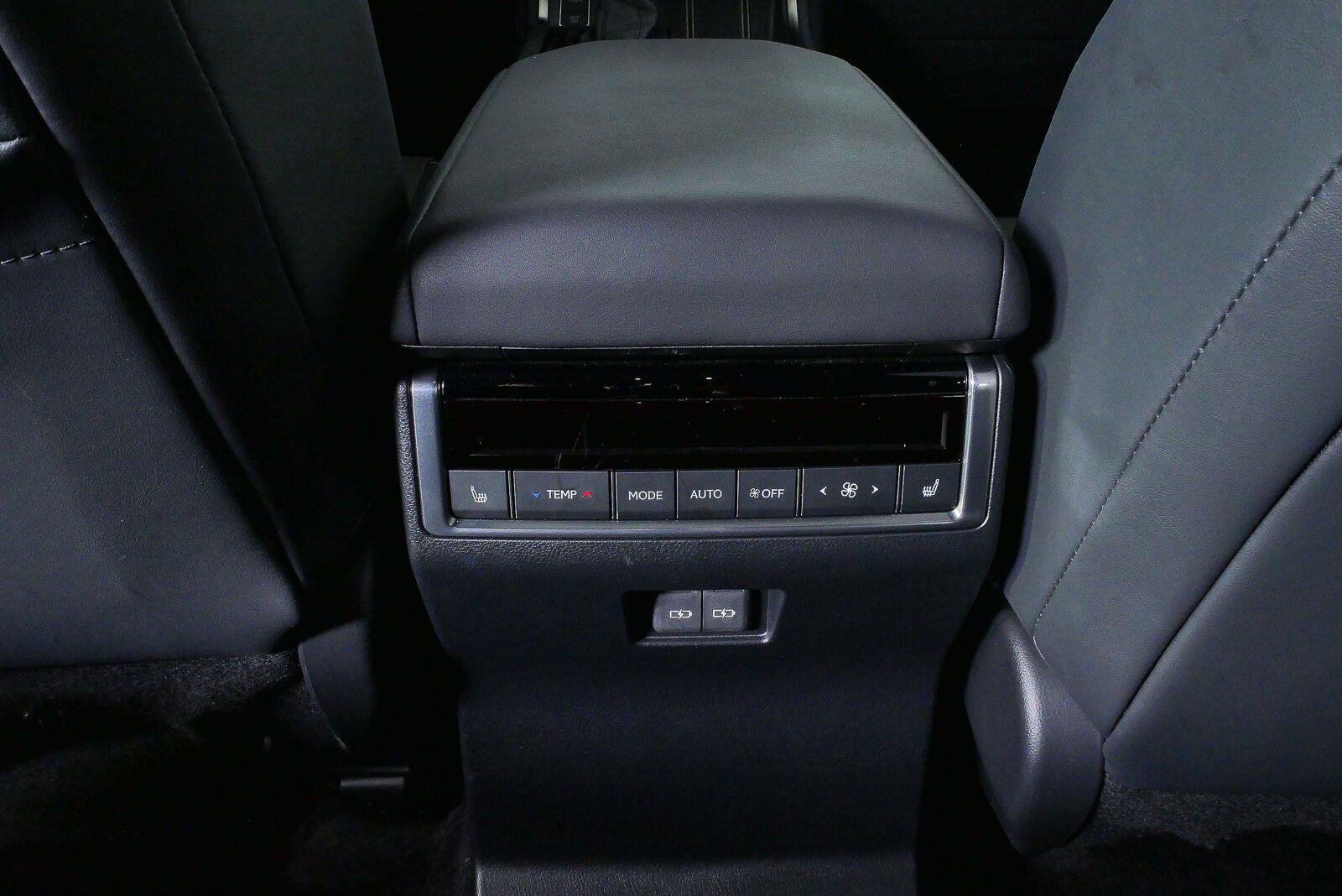 Used 2024 Lexus GX 550 w/ Accessory Package (Z1) AWD/4WD image 16