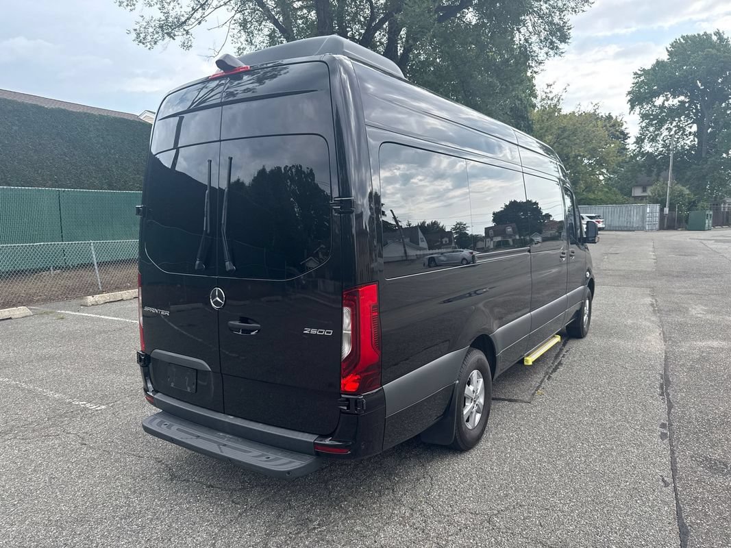 Used 2023 Mercedes-Benz Sprinter 2500 image 7