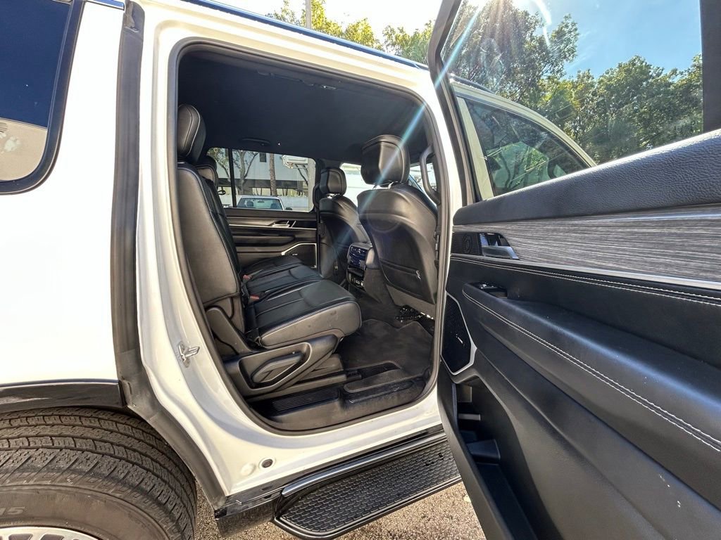 Used 2024 Jeep Wagoneer Series II w/ Flexible Seating Group image 33