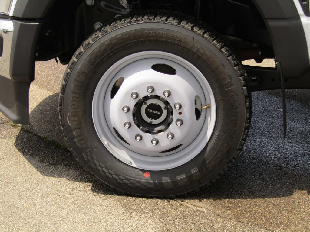 New 2026 Ford F550 4x4 Regular Cab Super Duty image 8