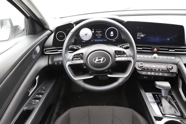 Certified 2024 Hyundai Elantra SEL w/ Convenience Package image 17